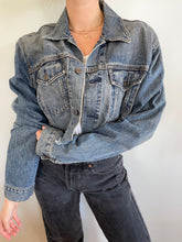 Load image into Gallery viewer, cropped denim jacket

